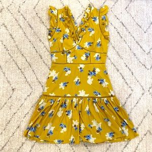 JOA J.O.A ruffle sleeve dress